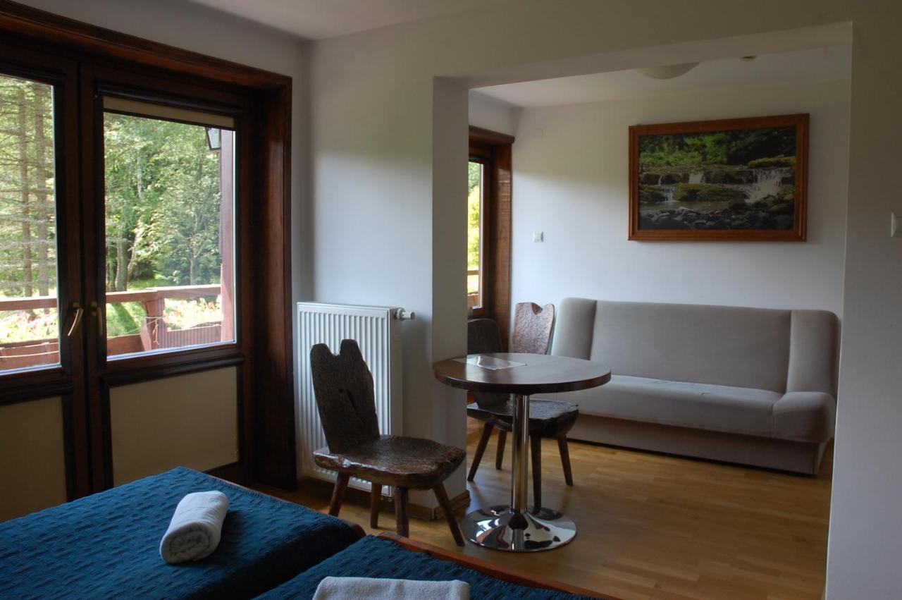 Domek Mysliwski W Mucznem Lutowiska Exteriér fotografie